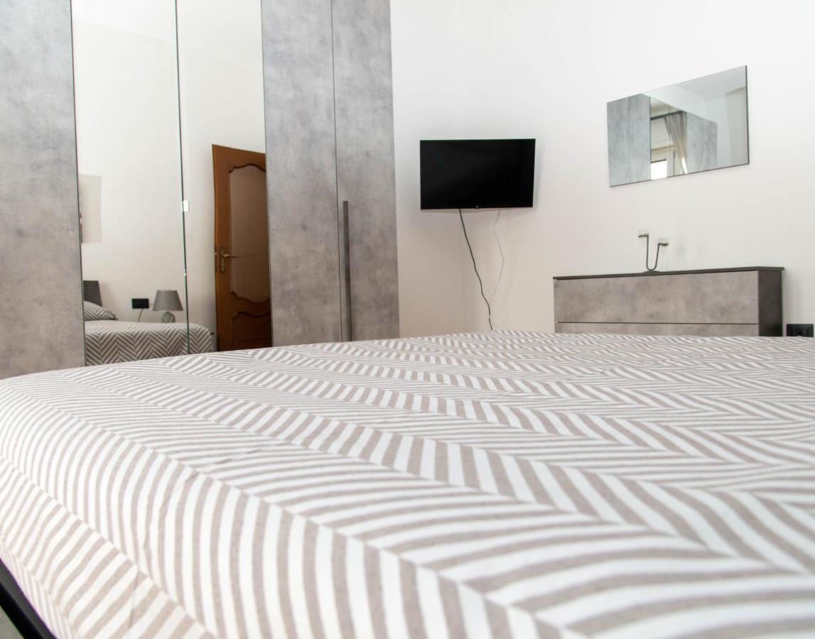 A Casa Di Ivy E Baby Apartment Turin Bagian luar foto