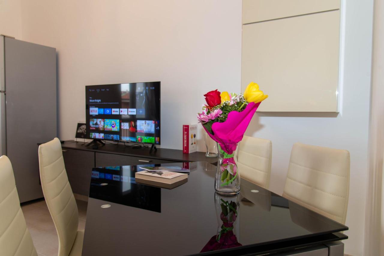 A Casa Di Ivy E Baby Apartment Turin Bagian luar foto