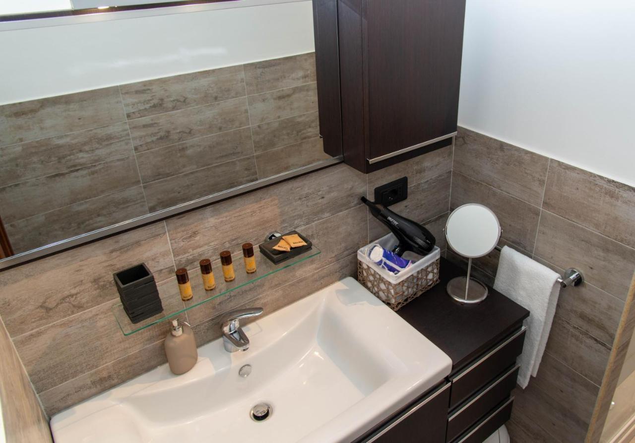 A Casa Di Ivy E Baby Apartment Turin Bagian luar foto